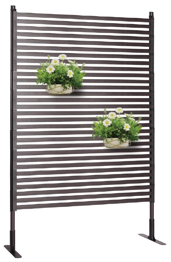 Slatted garden privacy screen